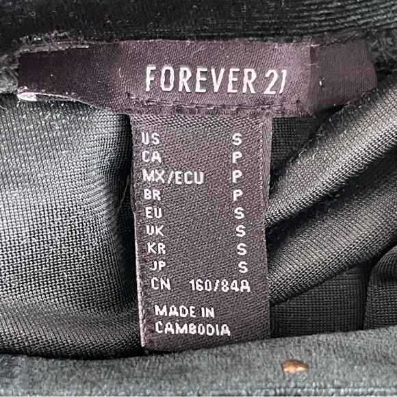 Forever 21 Velvet Crop Top Women’s Size S Studded Mock Neck Long Sleeves - Picture 5 of 5